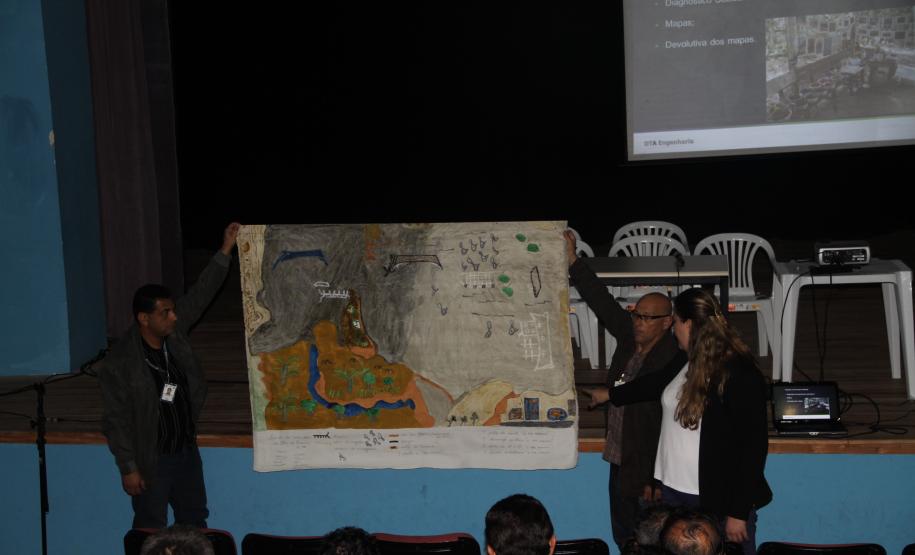 Em reunião intermediada pelo IAP, Appa e empresa responsável pelo estudo apresentam os dados a representantes dos pescadores de toda a região