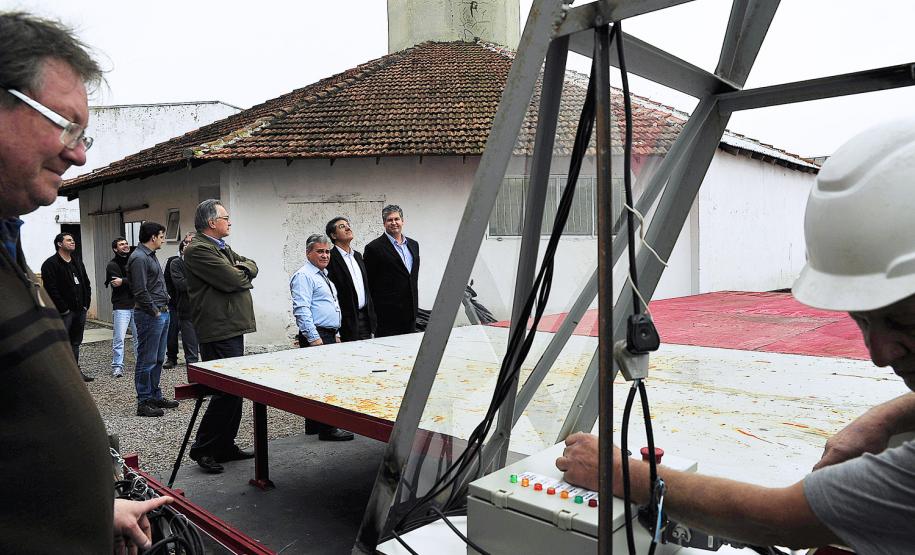Parceria entre a Appa e operadores portuários resultou na criação de um protótipo que permite embarque de granéis mesmo com chuva