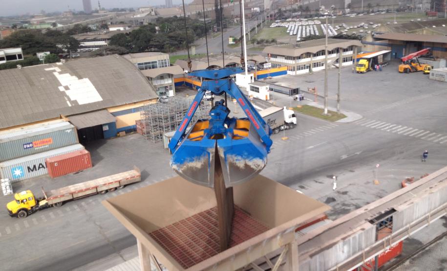 Começou a operar, nesta quinta-feira (11), o Terminal Público de Fertilizantes (Tefer) do Porto de Paranaguá.