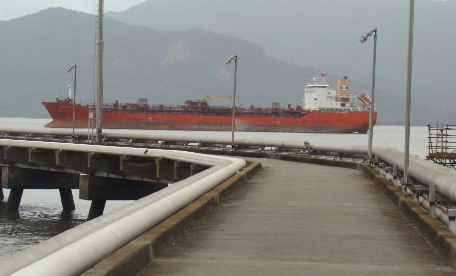 Na ultima quarta-feira (24), a Appa firmou um convênio com a Funespar para a criação de uma base de prontidão especializada no resgate e na despetrolização da fauna em caso de acidentes ambientais na área do complexo estuarino da baía de Paranaguá. Tratava-se da ultima exigência não atendida dentro da lista de exigências do Ibama para a aprovação do Plano de Emergência Individual (PEI) e, por consequência, da emissão da licença de operação.