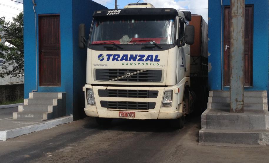 Controle no recebimento de caminhões reduz tempo de espera e custo do frete para Paranaguá Número de caminhões recebidos no Pátio de Triagem cresceu 8% em julho. Fim das filas tem reduzido o custo do transporte de cargas para o Porto de Paranaguá.