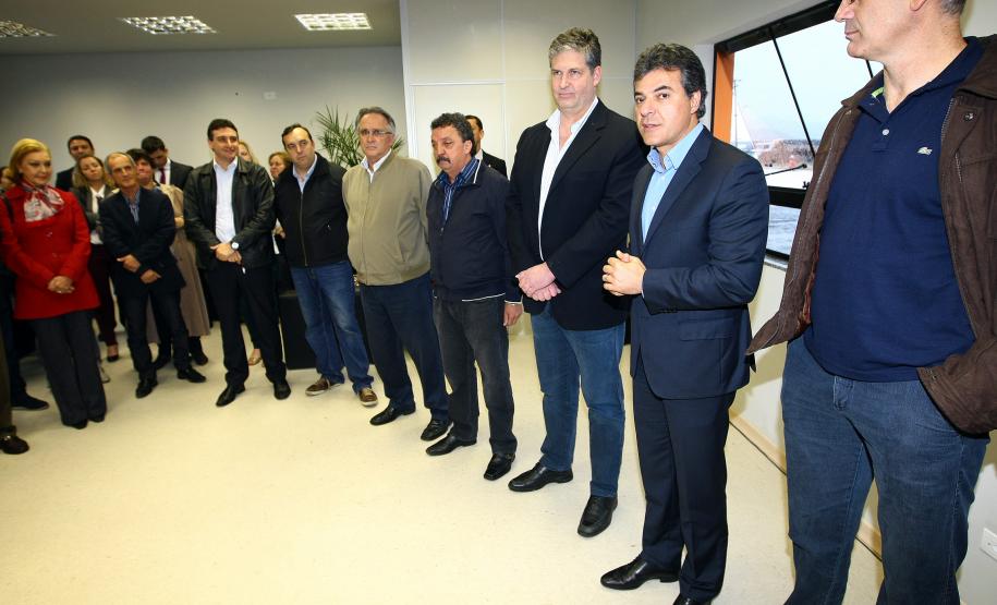 Porto de Antonina ganha nova sede administrativa O governador Beto Richa inaugurou, nesta segunda-feira (26/08), o novo prédio administrativo do Porto de Antonina. O novo prédio, reformado com recursos próprios da Administração dos Portos de Paranaguá e Antonina (Appa), não recebia melhorias desde a década de 60.