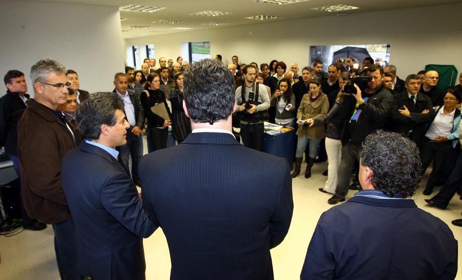 Porto de Antonina ganha nova sede administrativa O governador Beto Richa inaugurou, nesta segunda-feira (26/08), o novo prédio administrativo do Porto de Antonina. O novo prédio, reformado com recursos próprios da Administração dos Portos de Paranaguá e Antonina (Appa), não recebia melhorias desde a década de 60.