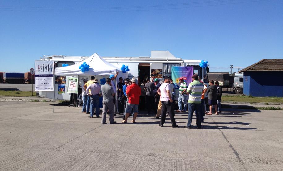 A ação que está sendo realiza no Pátio de Triagem é a segunda promovida dentro do Agosto Azul. No início do mês, a 1ª Regional de Saúde do Litoral montou um estande na praça de eventos na 14ª edição do encontro Paranaguá Motos.