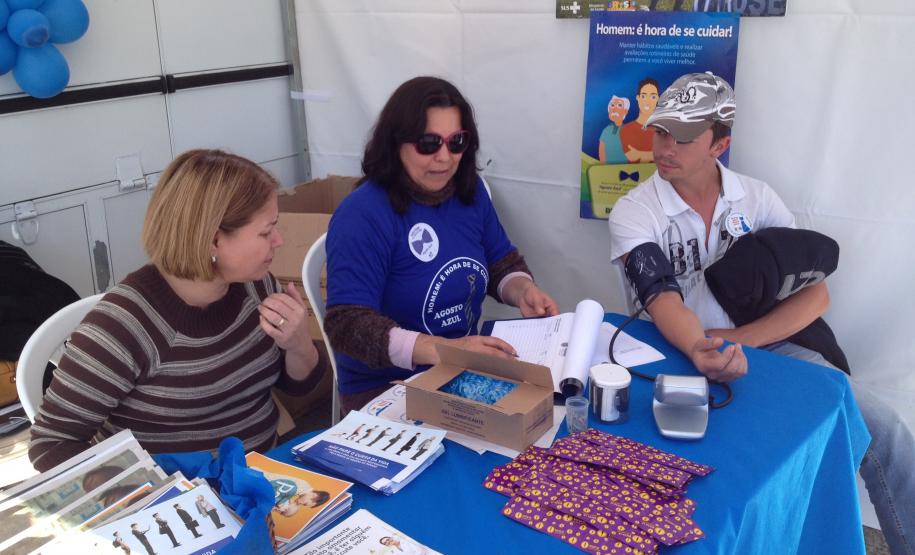 Uma parceria da Secretaria Estadual de Saúde e da Administração dos Portos de Paranaguá e Antonina (Appa) está promovendo uma ação que integra a programação da campanha “Agosto Azul: Não Pare o Curso da Vida”, que está realizando diversas ações educativas para lembrar o mês da Saúde do Homem no Paraná.
