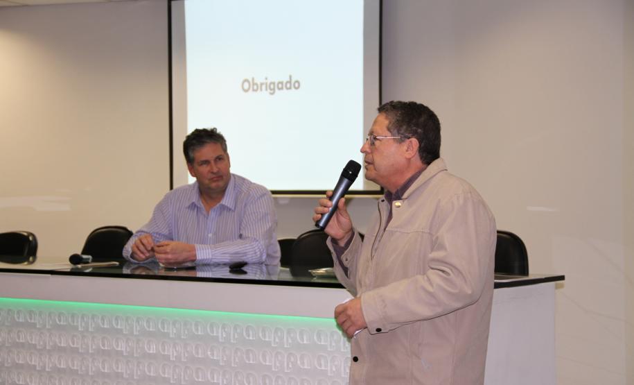 Representantes da comunidade portuária, empresários, autoridades públicas e a diretoria dos portos de Paranaguá e Antonina participaram ontem (5) de uma reunião para discutir o crescimento dos portos do Paraná