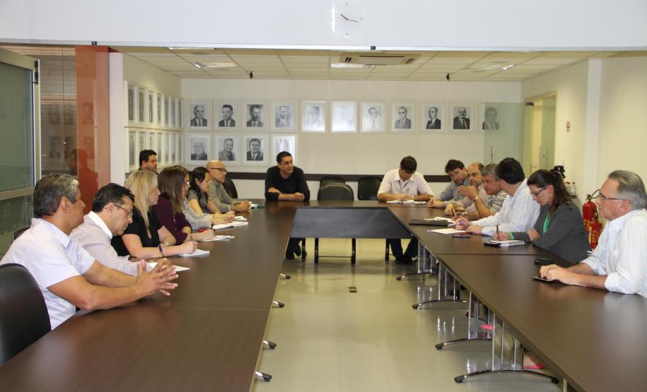 Grupo de trabalho formado entre a Administração dos Portos, Prefeitura Municipal, Câmara dos Vereadores, IAP e Antaq visa garantir solução de problema histórico em Paranaguá.