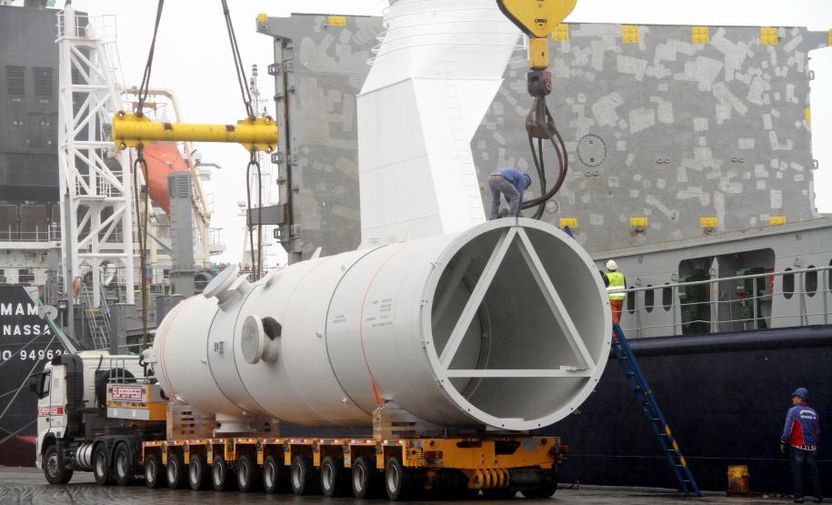 Dois navios estão previstos para esta semana. Serão desembarcadas peças de grande porte que integram projetos de empresas de diversos segmentos.
