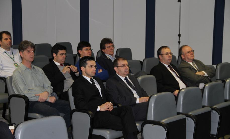 Juízes do Trabalho de Paranaguá conheceram a proposta que visa transformar a Appa numa empresa Pública. Modelo ainda passará pela análise do Governador e depois passará pela Assembléia Legislativa.