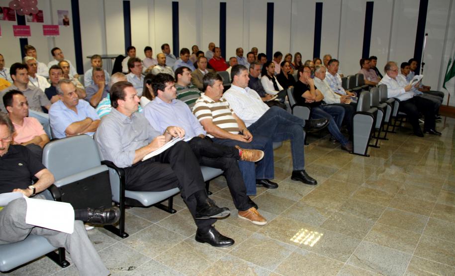 Convocada pela Comissão do PDZPO do CAP, a reunião teve por objetivo elaborar um documento que vai pontuar as discordâncias entre o PDZPO e o plano federal para o Porto