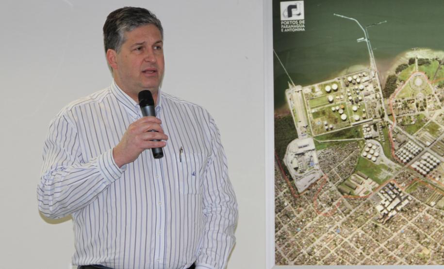Convocada pela Comissão do PDZPO do CAP, a reunião teve por objetivo elaborar um documento que vai pontuar as discordâncias entre o PDZPO e o plano federal para o Porto