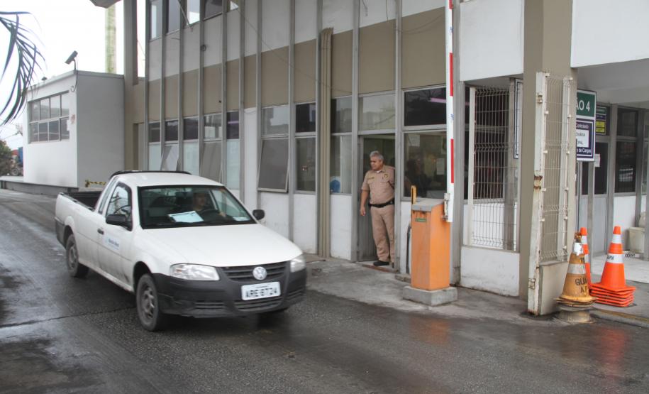Porto de Paranaguá investe R$ 10,5 milhões na melhoria da segurança e acesso ao cais Serão licitadas duas obras que compreendem novas balanças de fluxo e um portão para acesso de pessoas totalmente equipado com mecanismos de inspeção