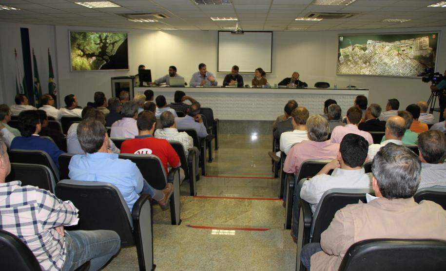 Documento avalia, ponto a ponto, a compatibilidade entre PDZPO de Paranaguá e as proposta dos novos arrendamentos apresentados pelo governo federal. Documento será protocolado junto à Antaq e será utilizado na audiência pública do dia 21.