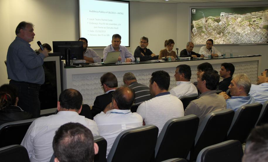 Documento avalia, ponto a ponto, a compatibilidade entre PDZPO de Paranaguá e as proposta dos novos arrendamentos apresentados pelo governo federal. Documento será protocolado junto à Antaq e será utilizado na audiência pública do dia 21.