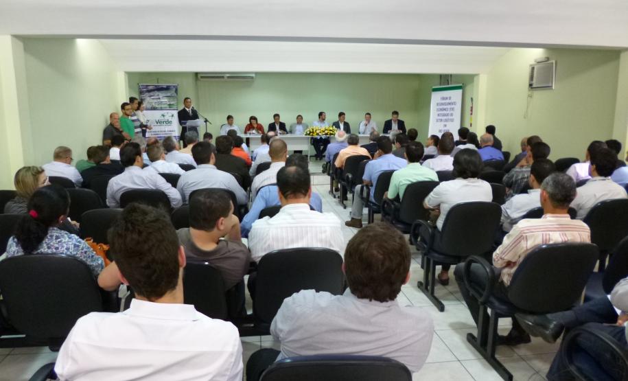 Hoje, 10% da produção agrícola da região de Rio Verde sai por Paranaguá