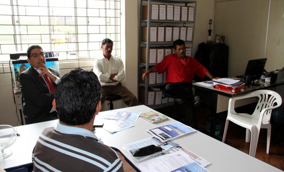 Esta semana, as equipes do Núcleo Ambiental da Administração dos Portos de Paranaguá e Antonina (Appa) e da DTA Engenharia iniciam as reuniões de comunicação com as comunidades pesqueiras de Paranaguá e Antonina. Até sexta-feira (29), os pescadores recebem informações sobre como será essa nova campanha de dragagem de manutenção dos portos do Paraná.