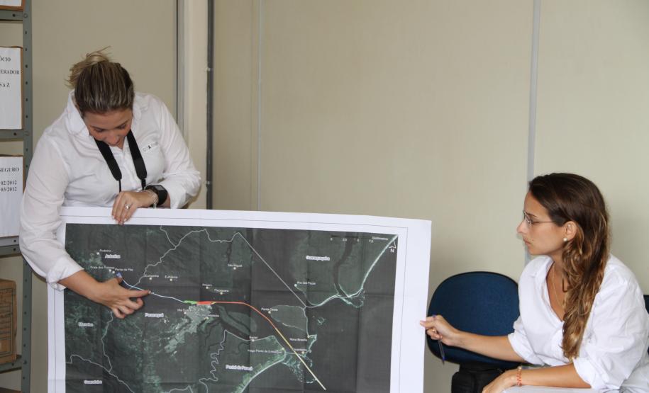 Esta semana, as equipes do Núcleo Ambiental da Administração dos Portos de Paranaguá e Antonina (Appa) e da DTA Engenharia iniciam as reuniões de comunicação com as comunidades pesqueiras de Paranaguá e Antonina. Até sexta-feira (29), os pescadores recebem informações sobre como será essa nova campanha de dragagem de manutenção dos portos do Paraná.