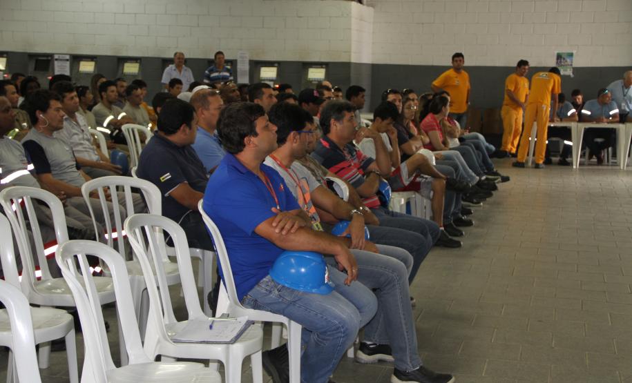 Durante toda semana, funcionários da Appa e empresas que atuam no Porto de Paranaguá recebem informações voltadas para a conscientização sobre riscos e necessidade de proteção