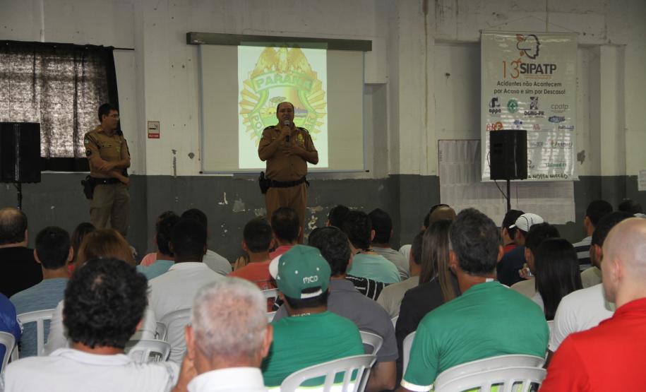 Durante toda semana, funcionários da Appa e empresas que atuam no Porto de Paranaguá recebem informações voltadas para a conscientização sobre riscos e necessidade de proteção