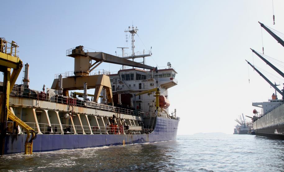 A ação realizada, ontem (22), na draga chinesa Xin Hai Niu e, hoje (23), na draga brasileira Sucuri, está inserida na atual campanha de dragagem de manutenção dos portos paranaenses, iniciada no final de novembro.