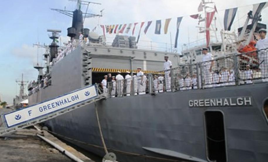 Marinha abre navio para visitação pública no Portó de Paranaguá Como divulgou a assessoria de imprensa da Capitania dos Portos do Paraná, a Fragata “Greenhalg”, da Marinha do Brasil, estará aberta à visitação pública nestes sábado (1) e domingo (2), das 14h ás 20h, no Porto de Paranaguá.