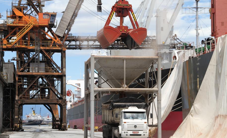 Considerando a importação, os fertilizantes apresentaram alta de 14% em relação a 2013. A expectativa da Appa é que os volumes cresçam ainda mais durante o ano.