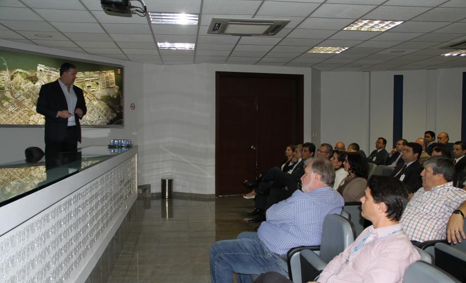 Nesta sexta-feira (14), a diretoria da Administração dos Portos de Paranaguá e Antonina (Appa) recebeu desembargadores do Tribunal de Justiça do Paraná, juízes, membros do Ministério Público Estadual e representantes da OAB.