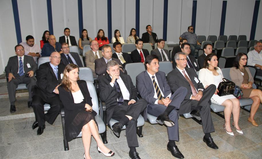 Nesta sexta-feira (14), a diretoria da Administração dos Portos de Paranaguá e Antonina (Appa) recebeu desembargadores do Tribunal de Justiça do Paraná, juízes, membros do Ministério Público Estadual e representantes da OAB.