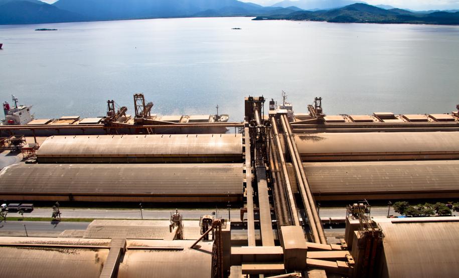 Produtividade do Corredor de Exportação cresce 26% Novas regras para embarque de grãos permitiram os ganhos operacionais, evitando quedas de produtividade causadas pelas trocas de terminais durante os embarques