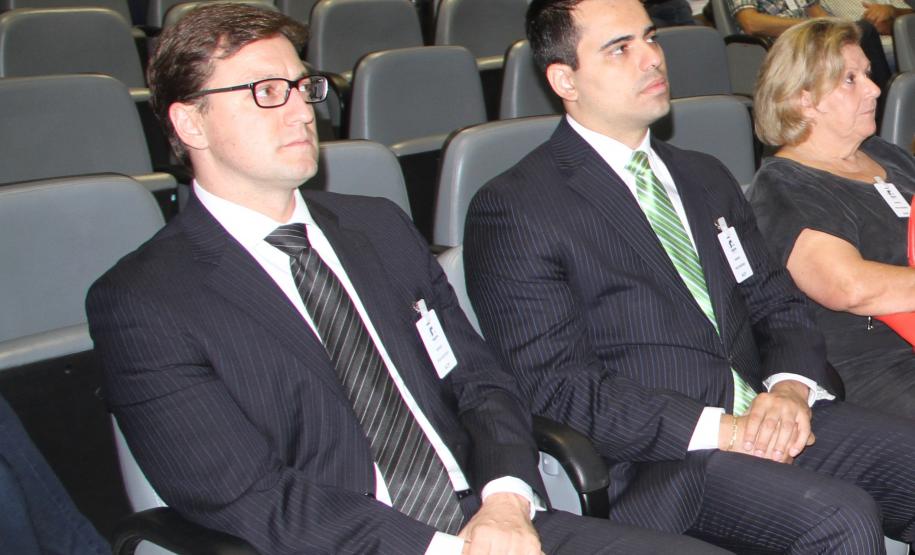 Representando a Justiça Federal, estiveram os juízes, Dr. Alessandro Rafael Bertollo de Alexandre e Dr. Guilherme Roman Borges. Com os magistrados, pela subseção parnanguara da Ordem dos Advogados do Brasil (OAB), acompanhou a visita a advogada Dra. Dora Maria Schüller.