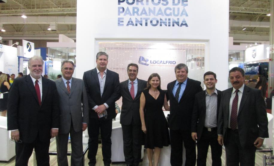 Jacqueline Wendpap, nova diretora administrativa-financeira, com o secretário Pepe Richa, o Superintendente Luiz Henrique Dividino e demais diretores da Appa na Intermodal 2014. Os ex diretor e chefe de gabinete, Carlos Frísoli e Sebastião Medeiros, também prestigiaram o evento e aproveitaram para dar os cumprimentos à Dra Jaqueline.