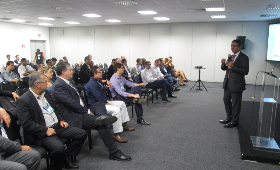 No segundo dia da maior feira de logística da América Latina, Portos do PR recebem do TCP, Prêmio Especial pela operação do maior navio movimentado