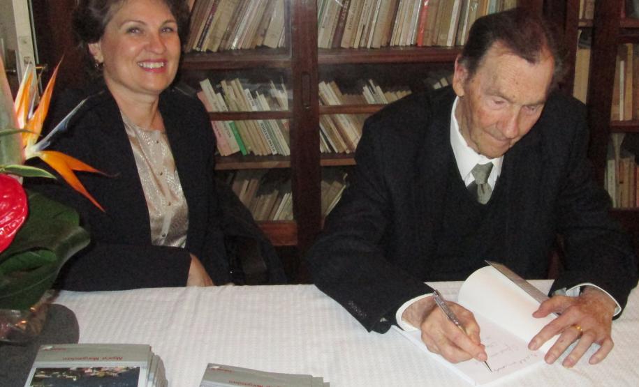 Escrito pelo portuário aposentado Algacyr Morgenstern, o livro resgata a história do porto através dos estudos de historiadores antoninenses.