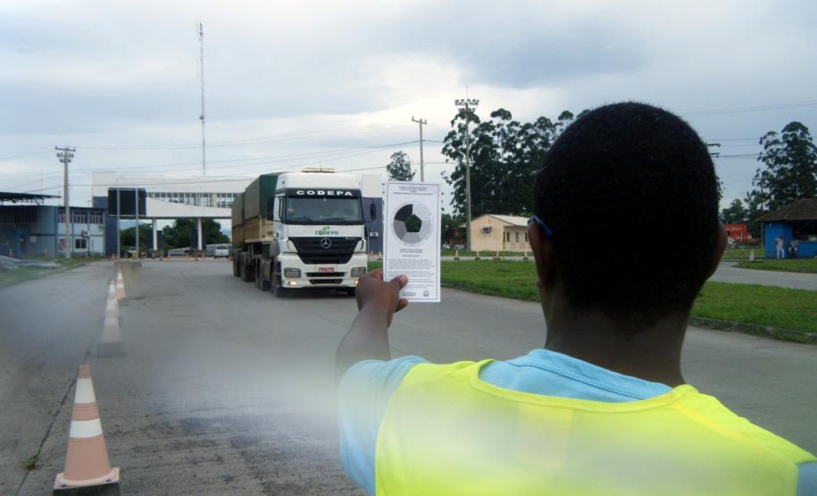 Além da medição nas fontes fixas, a Appa realiza a medição na frota de veículos própria e terceirizada, através da avaliação da "fumaça preta" emitida pelo escapamento dos veículos. Esta medição é realizada através do método da Escala Ringelmann, que estipula a densidade de fumaça mediante a tonalidade em escala de cinza.