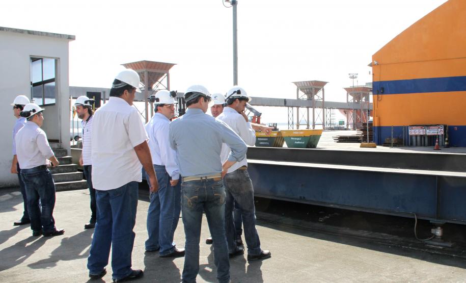 A tecnologia não terá nenhum custo aos Portos do Paraná, que já têm um Sistema de Controle de Cargas (SCC) formado e em andamento. A implantação do sistema será coordenada pelo professor doutor Caio Fernando Fontana, do Instituto do Mar, da Universidade Federal de São Paulo (Unifesp), cuja equipe visitou o porto, nesta terça-feira (29).