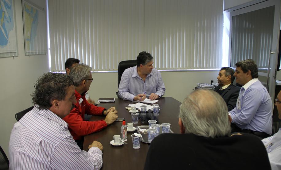 O primeiro enconstro, esta semana, foi com representantes de Antonina, Morretes e Pontal. Esse encontro, realizado no Centro Administrativo do Porto de Paranaguá, foi na última segunda-feira (2).