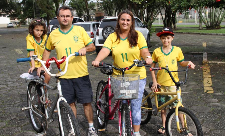 A exposição “Riquezas da Mata Atlântica”, com as espécies de animais típicos da região, fica aberta ao público até a próxima quinta-feira (12), no Porto de Paranaguá. Diversas escolas municipais e estaduais já se cadastraram para visitar a exposição e assistir aos filmes do Cinema Ambiental promovido pela Administração dos Portos de Paranaguá e Antonina (Appa).