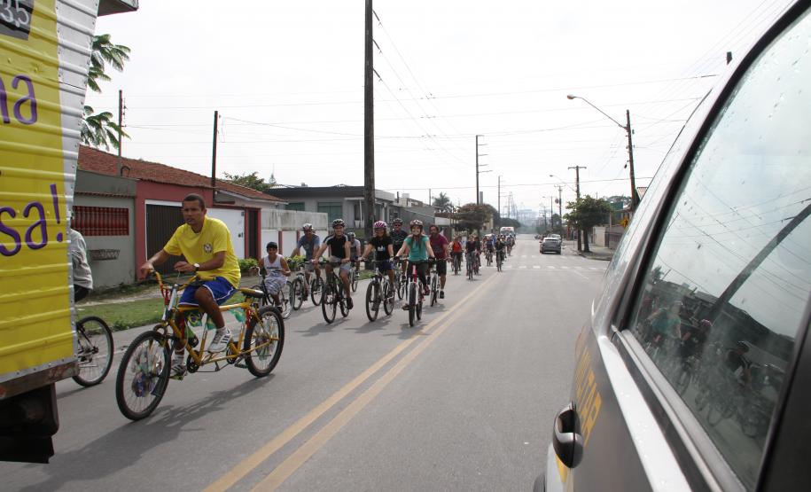A exposição “Riquezas da Mata Atlântica”, com as espécies de animais típicos da região, fica aberta ao público até a próxima quinta-feira (12), no Porto de Paranaguá. Diversas escolas municipais e estaduais já se cadastraram para visitar a exposição e assistir aos filmes do Cinema Ambiental promovido pela Administração dos Portos de Paranaguá e Antonina (Appa).