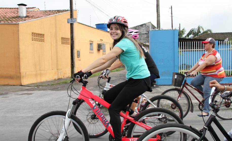 A exposição “Riquezas da Mata Atlântica”, com as espécies de animais típicos da região, fica aberta ao público até a próxima quinta-feira (12), no Porto de Paranaguá. Diversas escolas municipais e estaduais já se cadastraram para visitar a exposição e assistir aos filmes do Cinema Ambiental promovido pela Administração dos Portos de Paranaguá e Antonina (Appa).