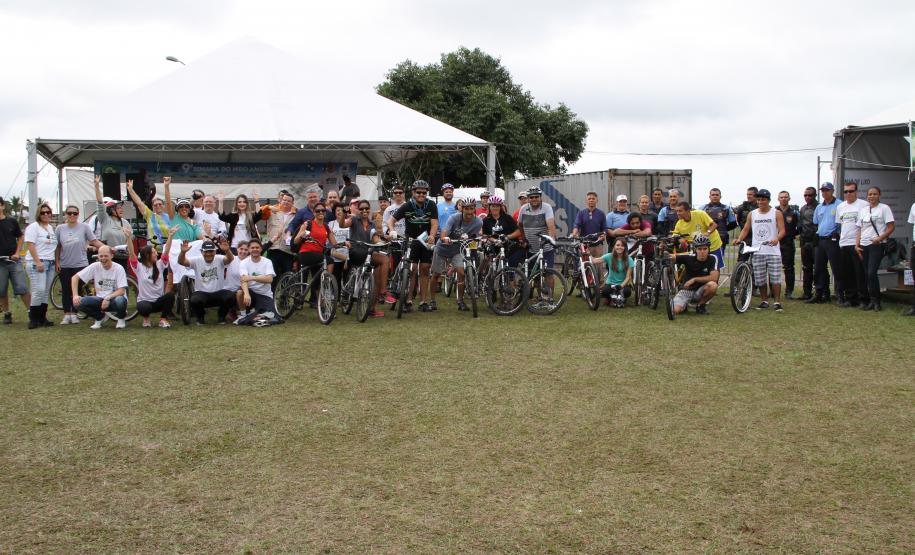 A exposição “Riquezas da Mata Atlântica”, com as espécies de animais típicos da região, fica aberta ao público até a próxima quinta-feira (12), no Porto de Paranaguá. Diversas escolas municipais e estaduais já se cadastraram para visitar a exposição e assistir aos filmes do Cinema Ambiental promovido pela Administração dos Portos de Paranaguá e Antonina (Appa).