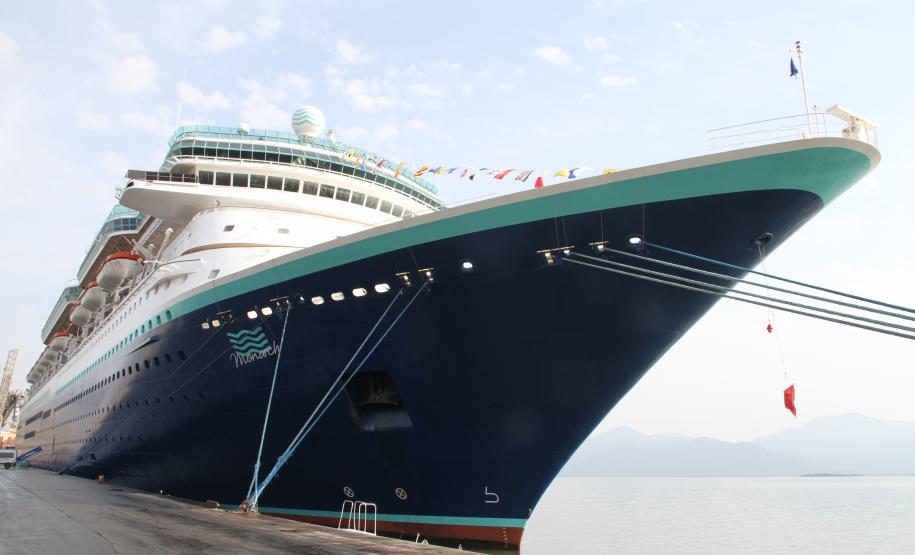 Chegando fora da temporada oficial, a embarcação permanece no Litoral paranaense por quase dois dias. Segundo a agência, a viagem não teria envolvimento com o próximo jogo do calendário da copa.