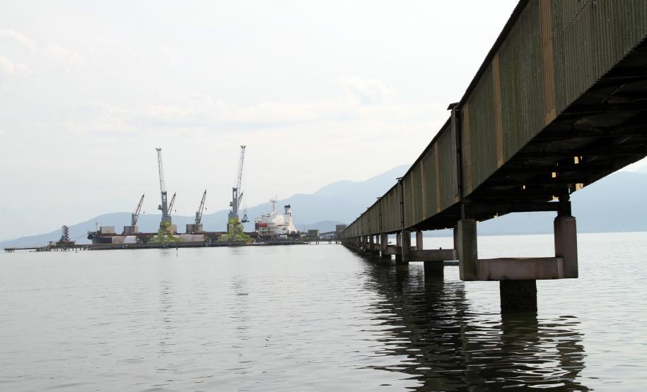 Nos primeiros cinco meses, deste ano, a Fospar descarregou 960 mil toneladas de fertilizantes, pelo Porto de Paranaguá. As principais origens do produto foram Estados Unidos e Canadá. A expectativa, até o final de 2014, é movimentar cerca de dois milhões de toneladas de fertilizantes.