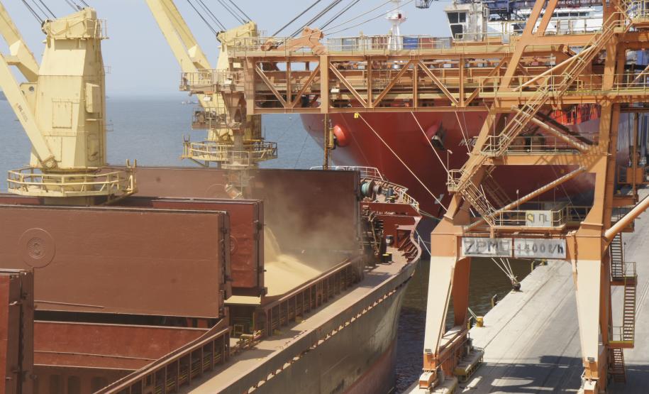 Desempenho no Corredor de Exportação têm ajudado a aquecer o mercado, garantindo melhores preços ao produto exportado pelos terminais paranaenses