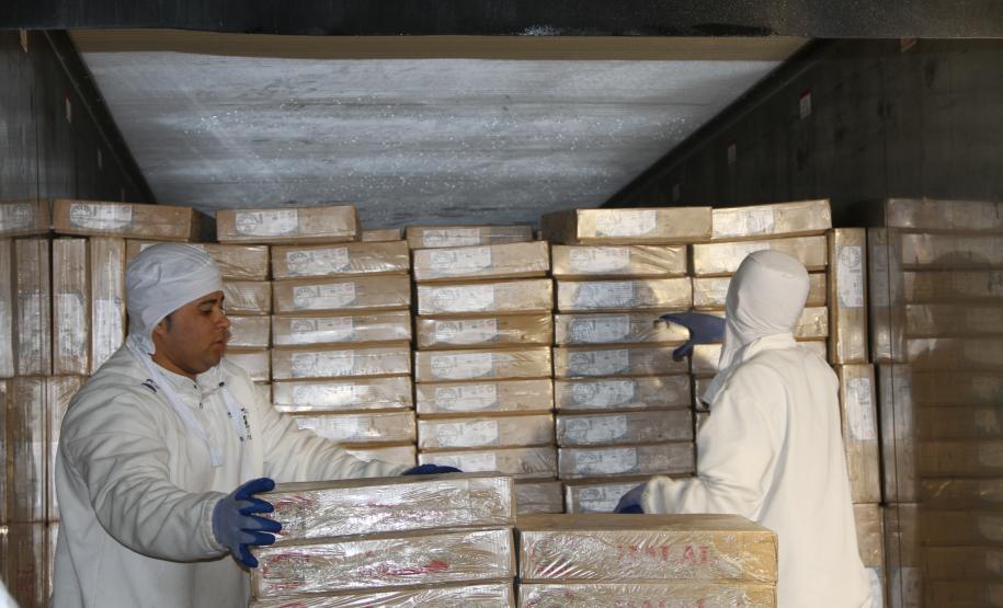 O volume de carne exportada pelo Porto de Paranaguá está maior. No primeiro semestre deste ano, foram 684 mil toneladas exportadas, 23% a mais que o exportado no mesmo período do ano passado.