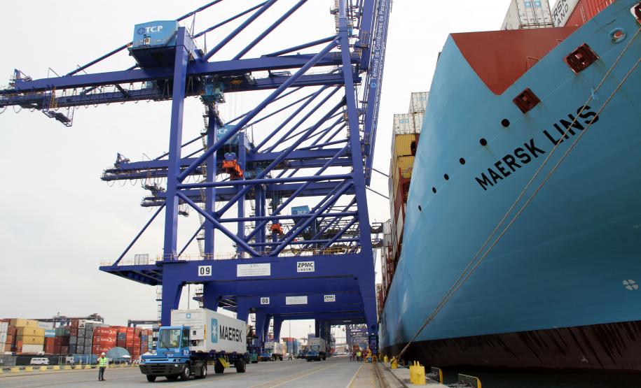 Em relação aos contêineres, em unidades (TEUs), este ano, já foram movimentados 427.723, 2% a mais que no ano passado. De exportação, foram 211.061 unidades, 5% a mais que o exportado em 2013.