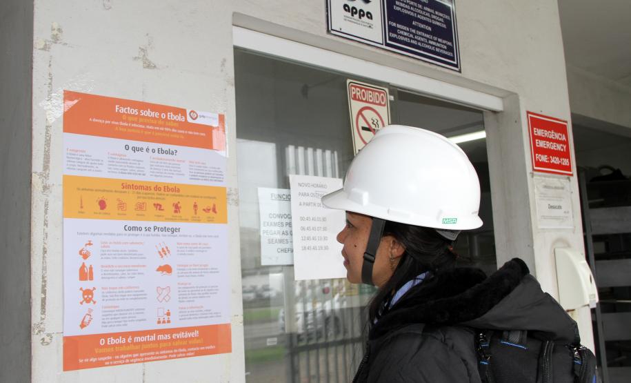 A nossa contribuição está sendo em divulgar os comunicados das agências nacionais e dados sobre o vírus e a transmissão para evitar que esse contato dos trabalhadores locais com os tripulantes do navio, que podem vir dessas regiões africanas mais afetadas, seja porta de entrada para o Ebola”, afirma.