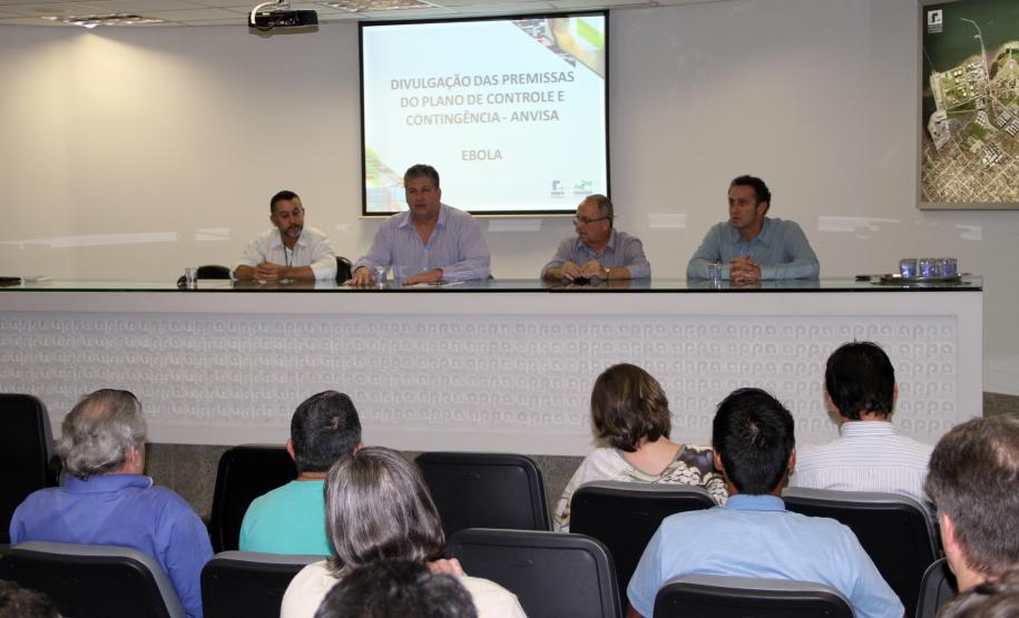 Na foto, representante da Anvisa, Rogério Lopes; diretor-presidente da Appa, Luiz Henrique Dividino; o diretor de Operações Luiz Teixeira da Silva Júnior; e o diretor de Meio Ambiente, Marco Aurélio Ziliotto.