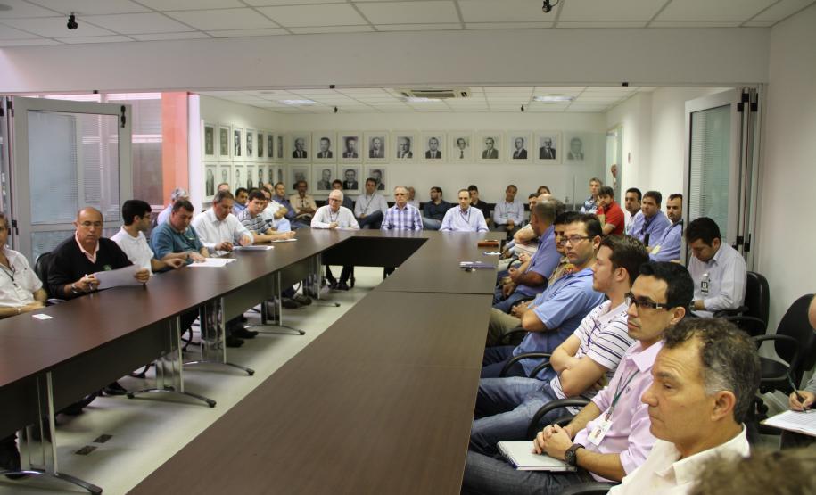 Portos do Paraná estabelecem plano de ajuda mútua para prevenção e combate de acidentes ambientais