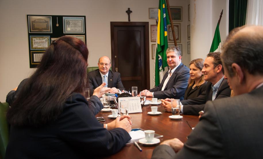 A Administração dos Portos de Paranaguá e Antonina (Appa) e a Universidade Federal do Paraná (UFPR) assinaram, na última semana, em Curitiba, um protocolo de intenções