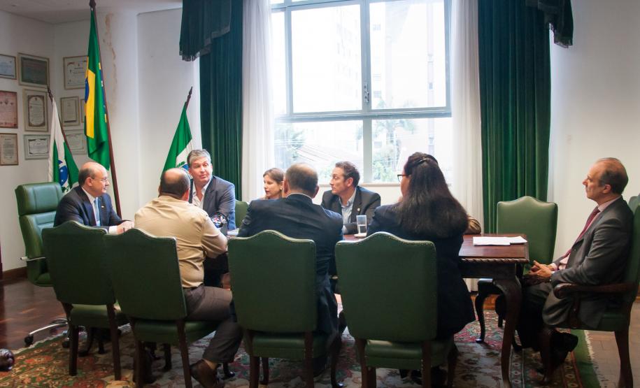 A Administração dos Portos de Paranaguá e Antonina (Appa) e a Universidade Federal do Paraná (UFPR) assinaram, na última semana, em Curitiba, um protocolo de intenções